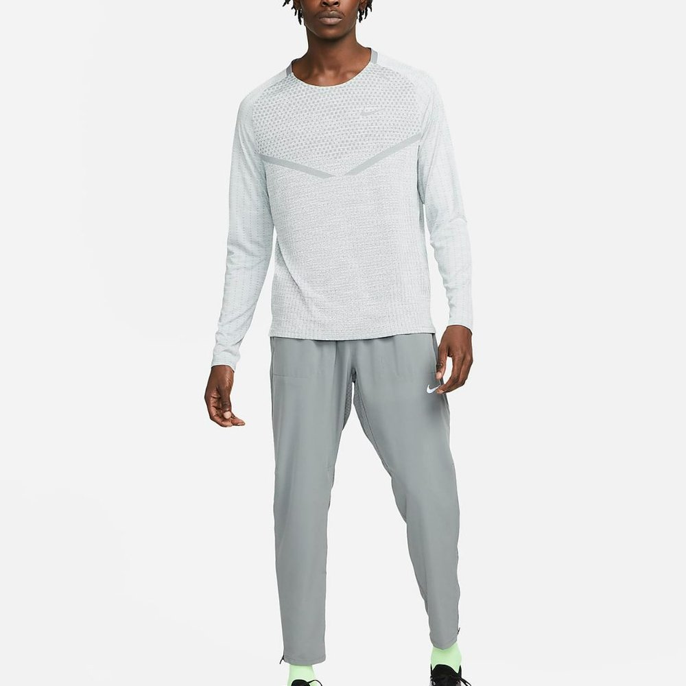 Nike Techknit ultra Dri-Fit ADV Running Top. Brand New. Mens Size: Medium & Lg.